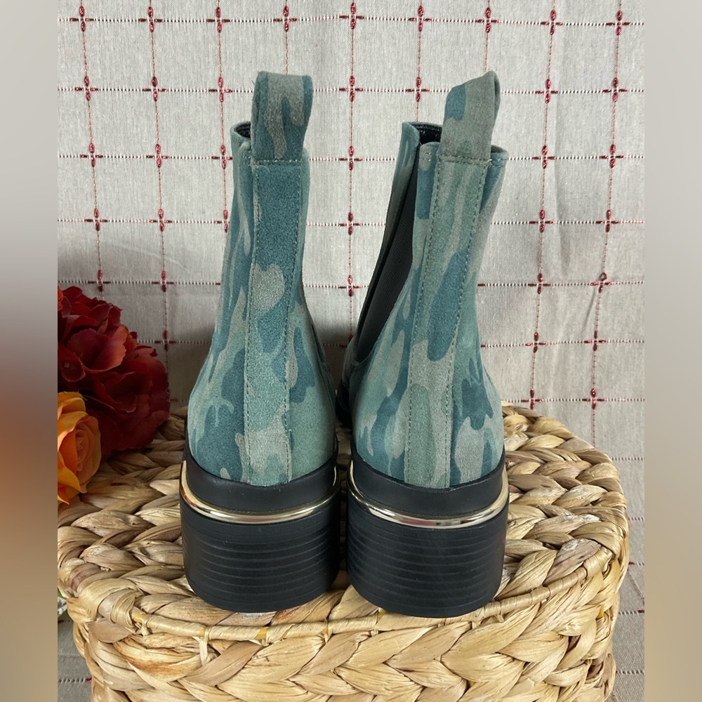 Kenneth Cole New York Levon 2.0 Welt Chelsea Boot Olive Camo Ankle Boots Sz 6.5 - Picture 5 of 6